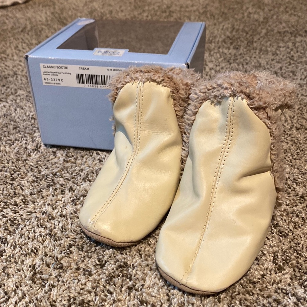 Robeez soft Sole Booties